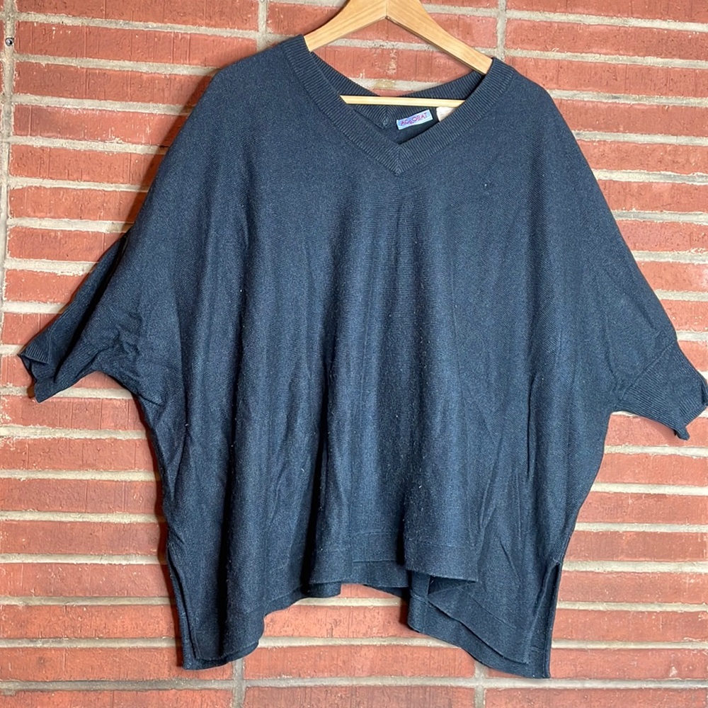 Acrobat loose fitting silk and cashmere navy blue v neck sweater - size M/L